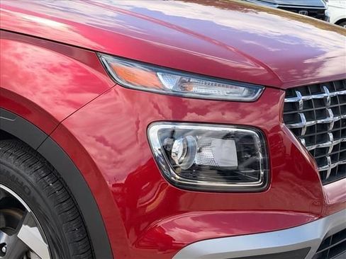 Used 2024 Hyundai Venue SEL FWD image 6