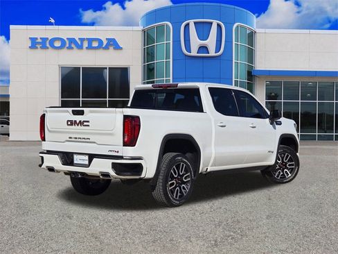 Used 2024 GMC Sierra 1500 AT4 w/ Technology Package image 3