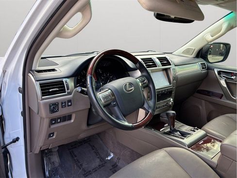 Used 2018 Lexus GX 460 Premium w/ Premium Package AWD/4WD image 5