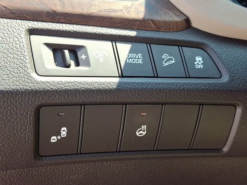 Used 2018 Hyundai Santa Fe Sport w/ 2.4L Tech Package 04 FWD image 26