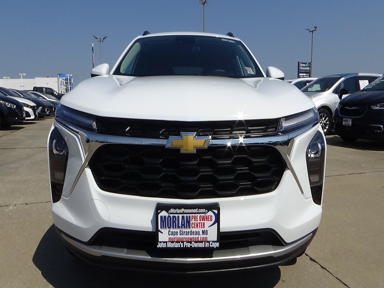 Used 2025 Chevrolet Trax LT FWD image 3