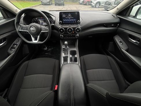 Used 2025 Nissan Sentra SV FWD image 32
