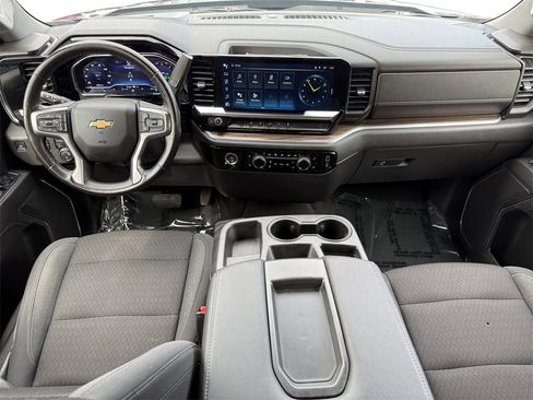 Used 2022 Chevrolet Silverado 1500 LT image 11