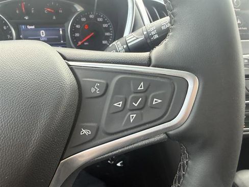 Used 2023 Chevrolet Equinox LT image 35