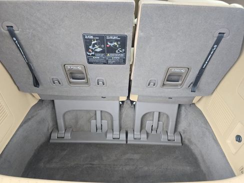 Used 2017 Kia Sedona LX image 29