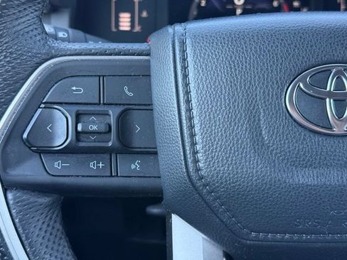 Used 2024 Toyota Tacoma SR5 AWD/4WD image 22