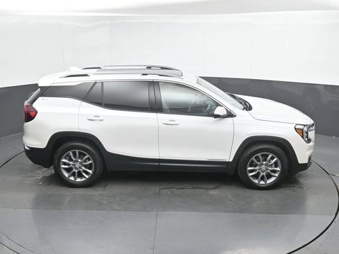 Used 2024 GMC Terrain SLT w/ Infotainment Package II AWD/4WD image 33