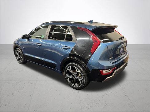 Used 2023 Kia Niro SX Touring FWD image 4