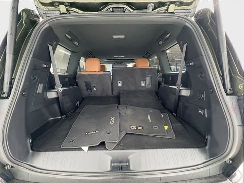 Used 2024 Lexus GX 550 w/ Cold Area Package AWD/4WD image 16