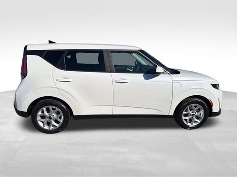 Used 2023 Kia Soul S image 7