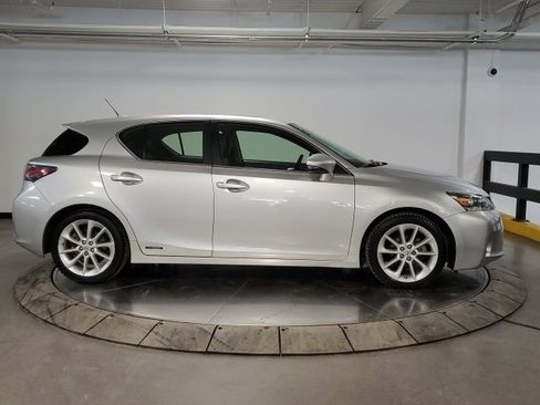 Used 2013 Lexus CT 200h image 9