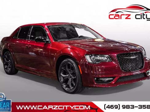 Used 2020 Chrysler 300 Touring L w/ Quick Order Package 2EF image 1
