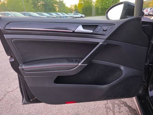 Used 2017 Volkswagen GTI SE FWD image 25