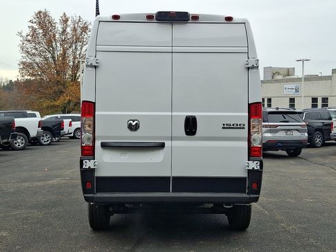 New 2026 RAM ProMaster 1500 w/ Quick Order Package 22G SLT image 5