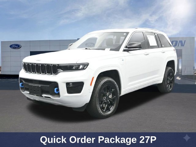 Used 2023 Jeep Grand Cherokee Overland w/ Luxury Tech Group IV AWD/4WD image 4