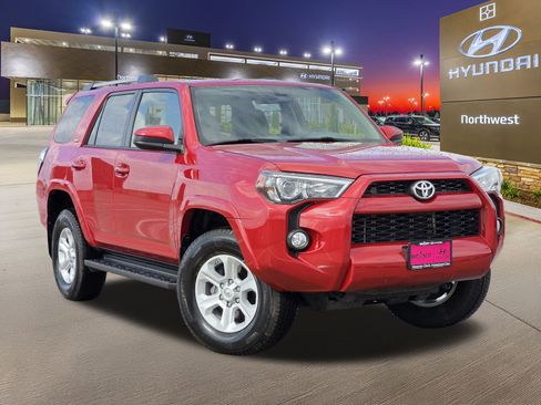 Used 2019 Toyota 4Runner SR5 image 3