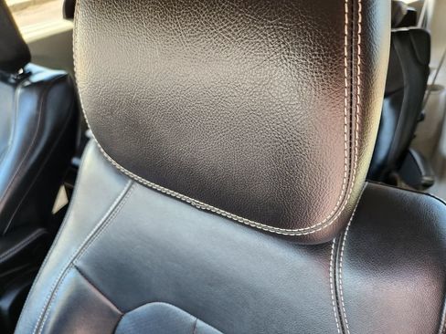 Used 2022 Chrysler Pacifica Touring-L FWD image 6