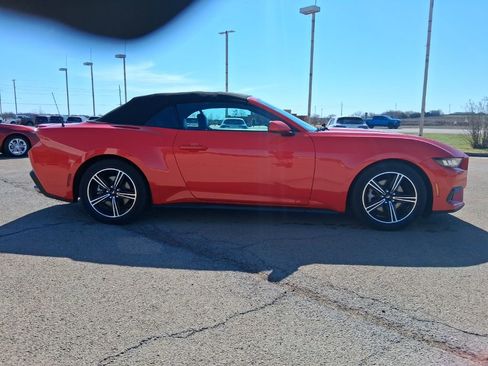 Used 2025 Ford Mustang Premium image 4