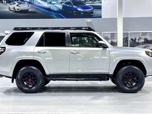 Used 2021 Toyota 4Runner SR5 AWD/4WD image 7