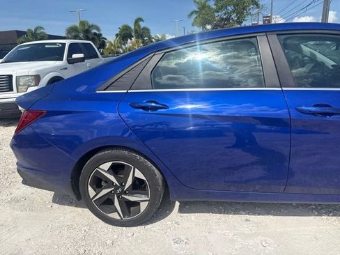 Used 2023 Hyundai Elantra Limited FWD image 5