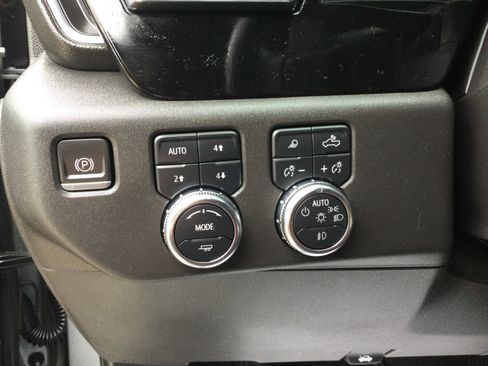 Used 2023 GMC Sierra 1500 SLT w/ SLT Premium Package AWD/4WD image 10