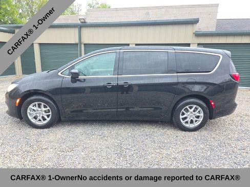Used 2024 Chrysler Voyager LX FWD image 2