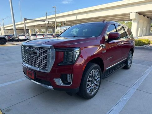 Used 2023 GMC Yukon SLT w/ SLT Premium Package AWD/4WD image 1