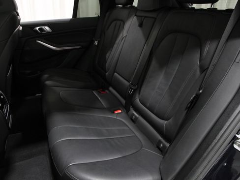 Used 2022 BMW X5 xDrive40i w/ M Sport Package image 21