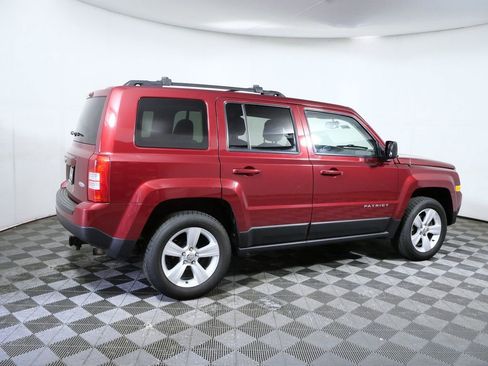 Used 2015 Jeep Patriot Latitude AWD/4WD image 9