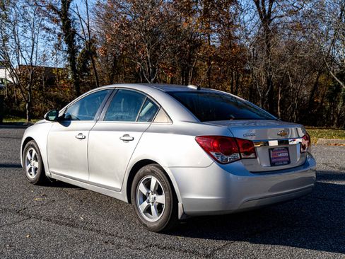 Used 2016 Chevrolet Cruze LT image 4