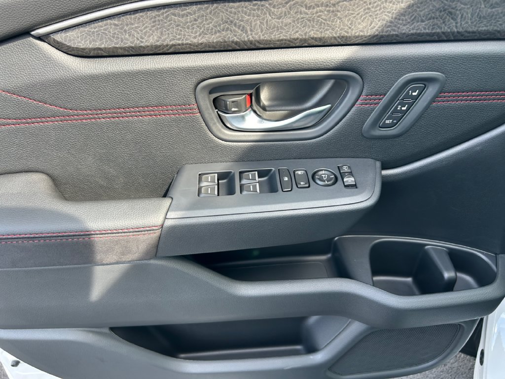 New 2026 Honda Pilot Black Edition image 17