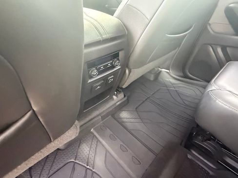 Used 2020 Chevrolet Traverse RS image 26