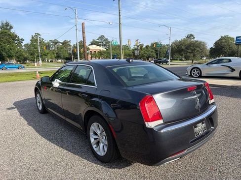 Used 2016 Chrysler 300 Limited RWD image 6