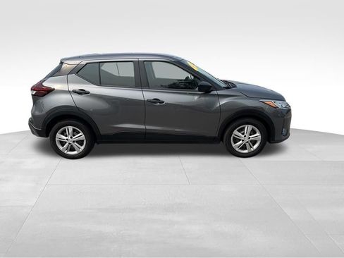Used 2023 Nissan Kicks S FWD image 8