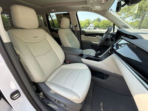 Used 2024 Cadillac XT6 Premium Luxury w/ Technology Package AWD/4WD image 27