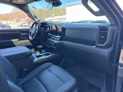 Used 2023 Chevrolet Silverado 1500 LT Trail Boss w/ Convenience Package II image 26