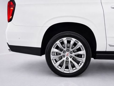 Used 2021 GMC Yukon XL Denali w/ Denali Premium Package AWD/4WD image 11