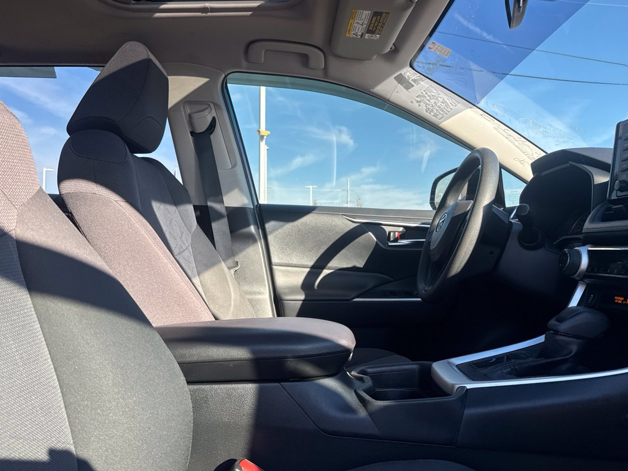 Used 2019 Toyota RAV4 XLE FWD image 33
