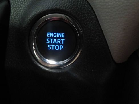 Used 2020 Toyota RAV4 XLE Premium image 42