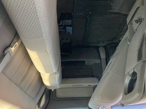 Used 2010 Ford F150 XLT image 4