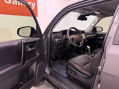 Used 2022 Toyota 4Runner TRD Off-Road Premium w/ Moonroof Package AWD/4WD image 9