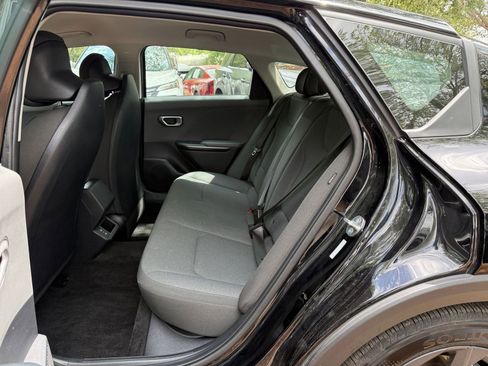 Used 2025 Kia K4 FWD image 37