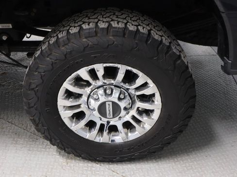 Used 2020 Ford F350 XLT w/ XLT Premium Package image 18