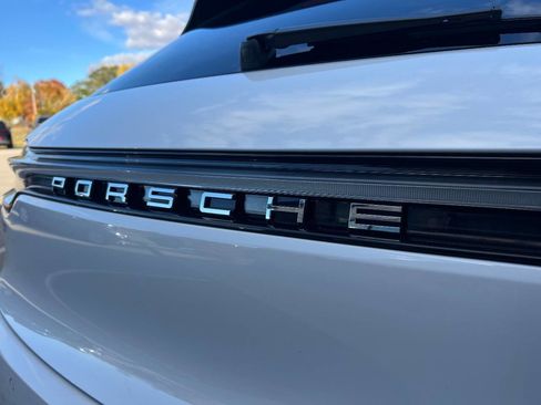 Used 2021 Porsche Macan image 7