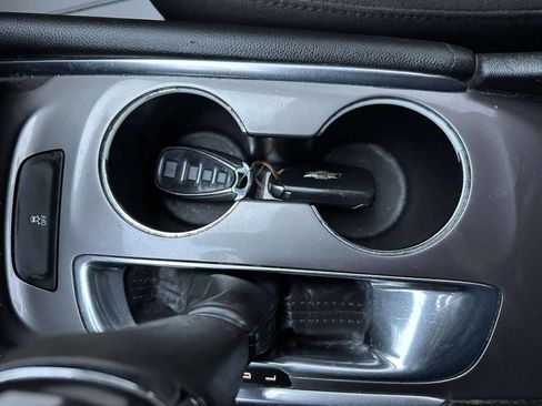 Used 2017 Chevrolet Malibu LT image 21