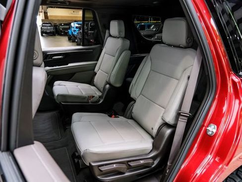 Used 2026 Chevrolet Tahoe Z71 w/ Comfort Package AWD/4WD image 14