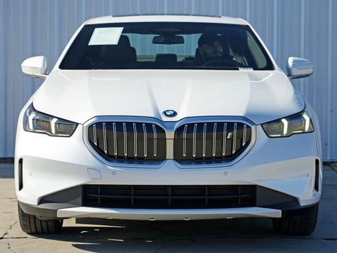 Used 2024 BMW i5 eDrive40 w/ M Sport Package image 7