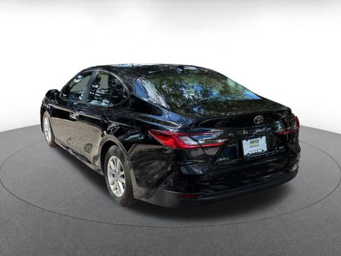 Used 2025 Toyota Camry LE FWD image 9