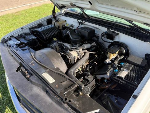 Used 2000 Chevrolet Silverado 2500 2WD Regular Cab image 23