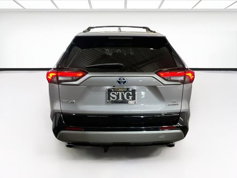 Used 2022 Toyota RAV4 SE w/ Convenience Package AWD/4WD image 5